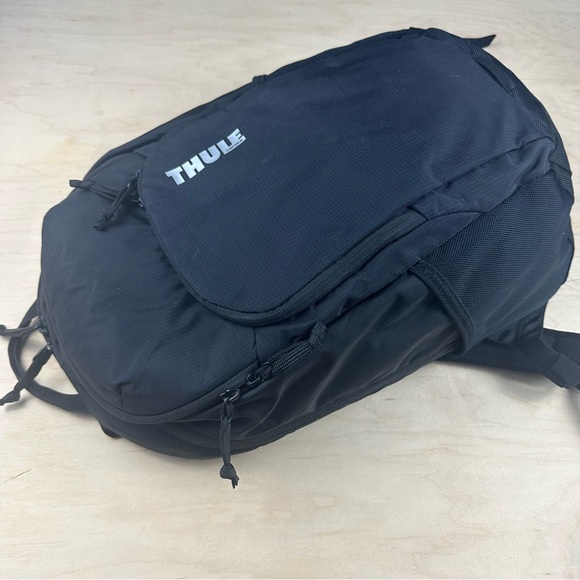 Thule Black Men's Backpack - Picture 4 of 9